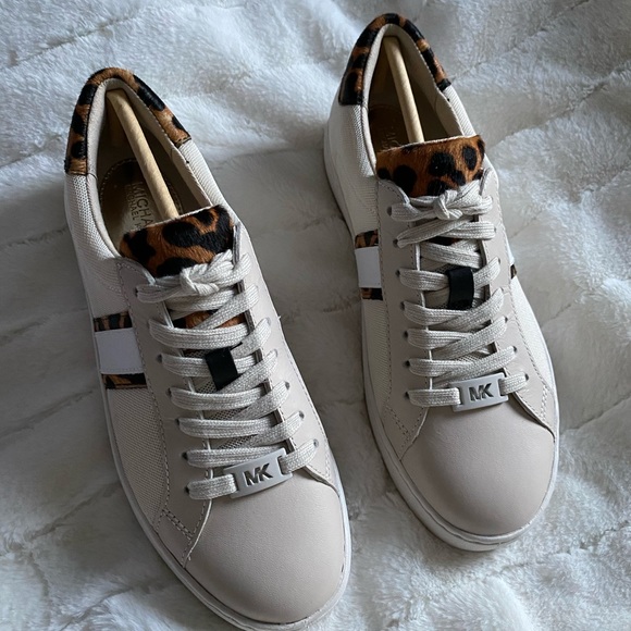 SOLD - Picture 5 of 8